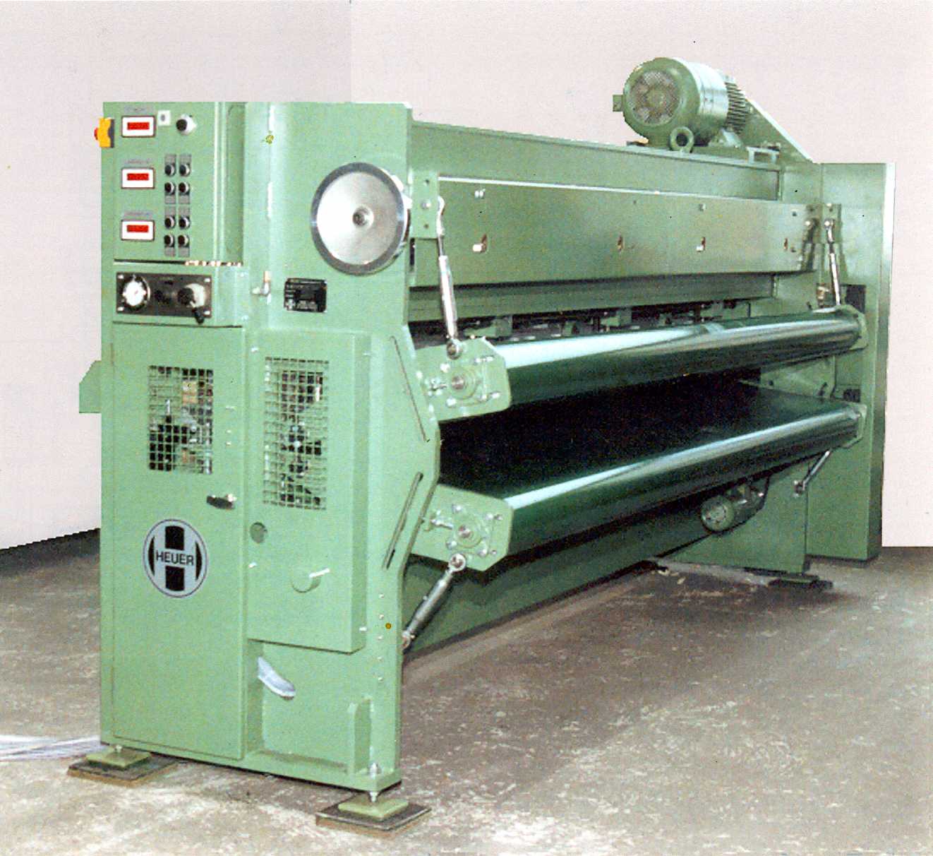 Vornadelmaschine V12